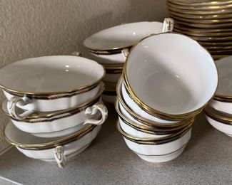 100+ pc Spode Chancellor Cobalt China Set	100+ pc	
