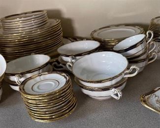 100+ pc Spode Chancellor Cobalt China Set	100+ pc	
