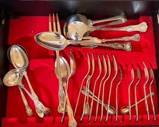 Silver-plate Flatware Set Viners Sheffield England	6.5x19.5x14.5in	HxWxD
