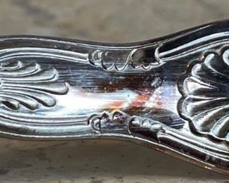 Silver-plate Flatware Set Viners Sheffield England	6.5x19.5x14.5in	HxWxD
