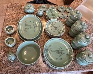 Ban Celadon China Set	35 pieces	
