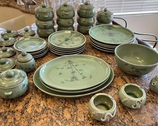 Ban Celadon China Set	35 pieces	
