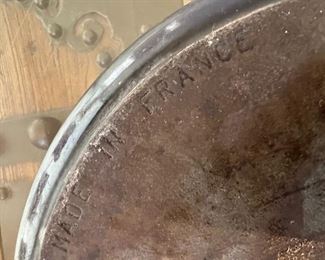 Chasseur  Cobalt Blue French Enameled Cast Iron Pot 28	11.25 inches diameter 5 inches deep	
