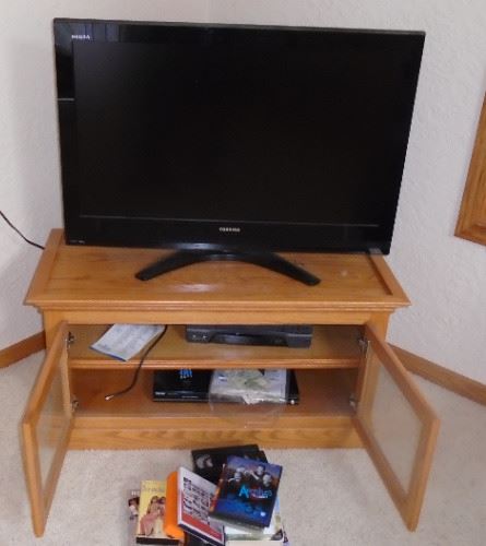 TOSHIBA 37" TV OAK STAND