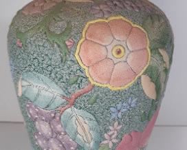 CHINIESE PORCELIAN VASE