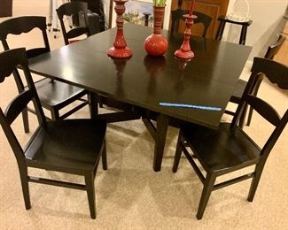 Pottery Barn table w/ 6 chairs 60"×64"×29.5" $450
