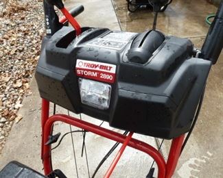 Troy-Bilt 28" Snow Blower