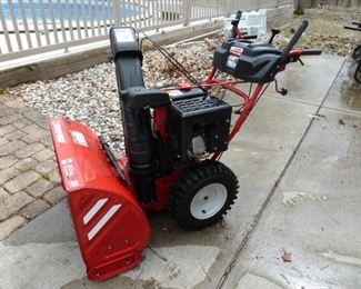Troy-Bilt 28" Snow Blower