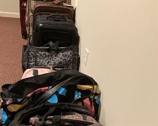 Lots and lots of luggage in great shape