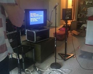 Full Karaoke Set Up with excellent sound, huge song library included ( Disks ) or can be connected to computer for unlimited song list