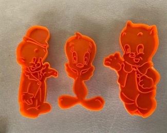 Warner Brothers Looney Tunes Cookie Cutters Porky Pig, Tweety Bird, 