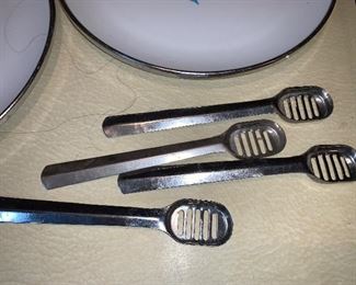 Corn Cob Buttering Anyone?