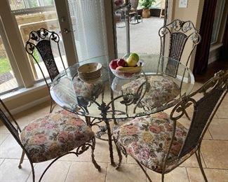 Metal grapevine table and chairs