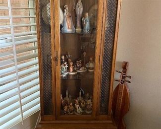 Lighted display cabinet
