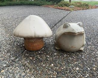 Outdoor Stone Decor, Frog, Mushroom