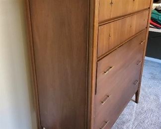 Saga By Broyhill Midcentury dresser
