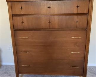 Saga By Broyhill Midcentury dresser