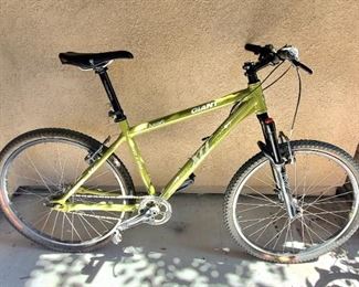XCT Giant Mountian bike