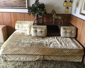 Vintage Duo-Bed w/Storage Headboard