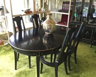 Black Oval Table w/2 Leaves & 4 Chairs