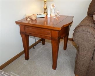 4 End table