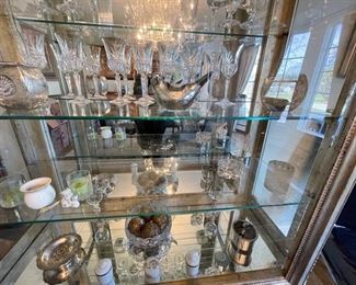 Glassware & collectibles 