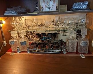 Bar glasses and decanters 