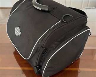 HD MOTORCYCLE TOUR BAG - HARLEY-DAVIDSON - TRAVEL - LIKE NEW