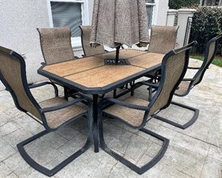 outdoor umbrella table with 6 chairs
