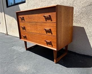 Mid Century Modern 3 drawer dresser. Lot #3229