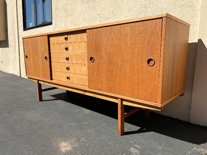 Dux Sideboard in excellent condition. Lot #3238