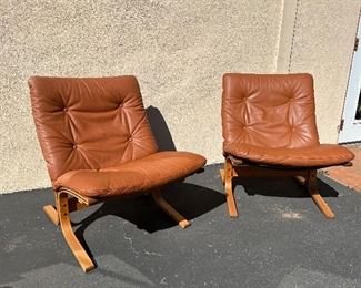 Pair of Westnofa Siesta lounge chairs in excellent original condition with original sales receipt. Lot #3241