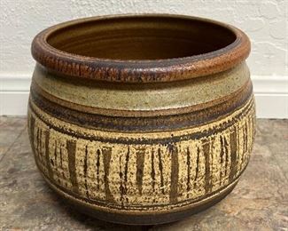 Studio pottery deep bowl. Lot #3783