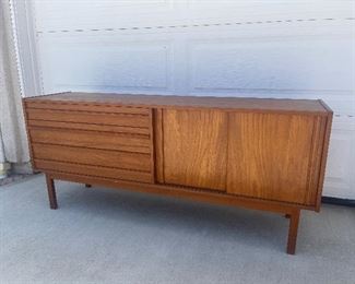 Teak buffet 4 drawer. Lot #3835