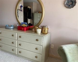 Lane Dresser with gold accent knobs, Round Gold Color Mirror