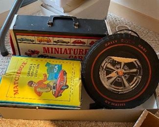 Matchbox Garage Service Station Play Set, Metal "Miniature Cars" carrying boxes