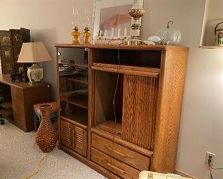 Oak Entertainment Center, Miscellaneous Decor