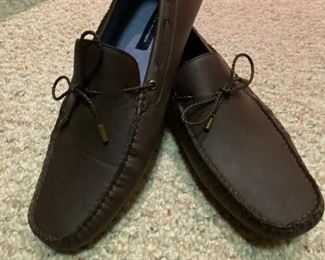 Like New Tommy Hilfiger Leather Loafers
