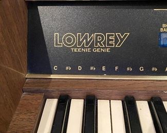 Lowrey Teenie Genie Organ