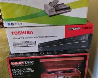 xerox NEW IN BOX!!!  SOLD- Toshiba dvd/VHS & replica radio