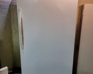 $100 Kenmore Upright freezer 14 cu. 253.24082101