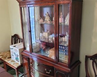 $125 Duncan Phyfe China cabinet