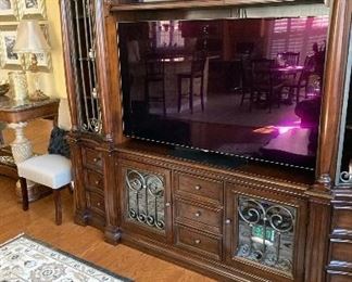 Thomasville Wall Unit (comes in 4 pcs.)