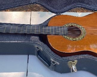 TAKA Acoustic Guitar Model TATG301