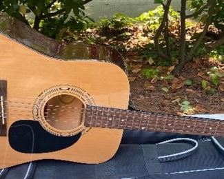 Fender Squier SA-100 Acoustic Guitar