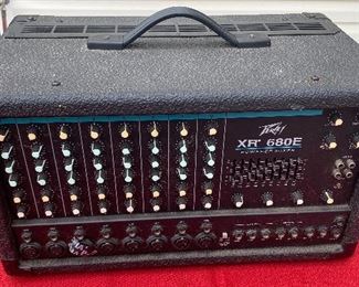 Peavey XR 680E Powered Mixer
