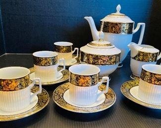 9_____ $80
Porcelain Hollohaza tea set for 6
6 cups 6 saucers sugar with lid no chips cream right now trips hot water and what late night chips
