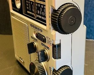 11_____ $60
Eton FR300 Emergency Crank radio