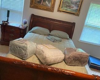 Havertys queen size sleigh bed