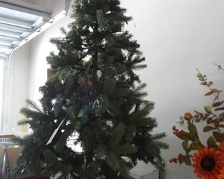 5 foot tree with lights